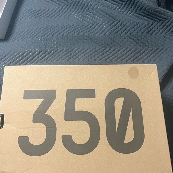 Yeezy Boost 350 V2 Zebra Size 10.5